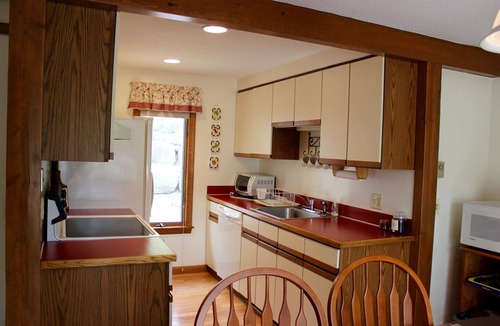 Grantham Condo | Eastman Condo with exceptional water views!