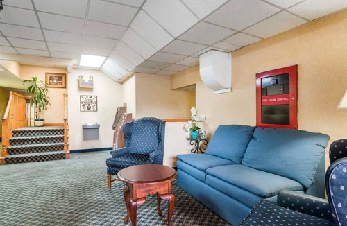 Manchester Hotel | Econo Lodge