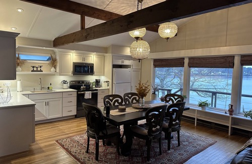 Edgecomb Cottage | Edgecomb Maine. Close to Boothbay & Wiscasset. Very private and relaxing.