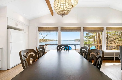 Edgecomb Cottage | Edgecomb Maine. Close to Boothbay & Wiscasset. Very private and relaxing.