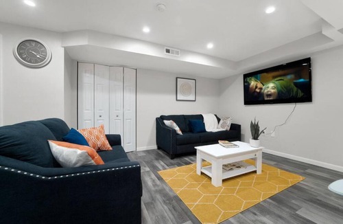 Silver Spring Apartment | Elegant 1-BR Apartment