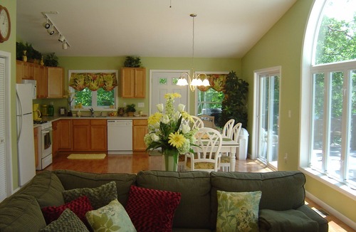 Hammond Ski Chalet | Elegant Chalet Style, Large Deck, Huge Spacious Green Yard, Riverfront