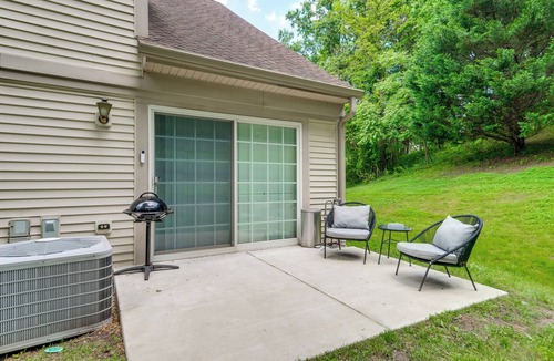 Fairland Condo | Elevator In-Unit: 3-Story Condo Only 14 Mi to DC!