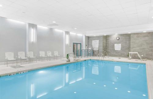 Old Town Alexandria Hotel | Embassy Suites by Hilton Alexandria Old Town