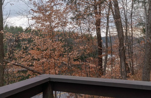 Quechee Condo | End Unit, Near Downtown Quechee - Mill Run 3A