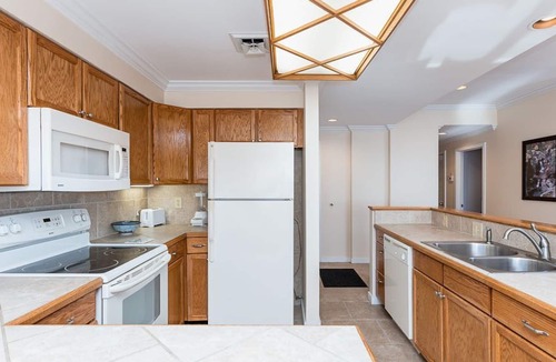 Nellysford Condo | ENDLESS VIEWS, mountain top condo, new wraparound deck, wood burning fireplace