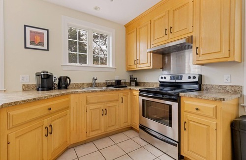 North Truro House | Enjoy Beach Plum House! Spacious 6BD Home - Near Ocean Beaches, Lots of Privacy