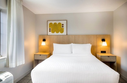 Exchange Place North Hotel | Enjoy Comfort and Convenience on your Vacation!