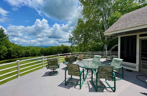 Peru House | Enjoy Every Season at this Serene Estate with Incredible Mountain Views !