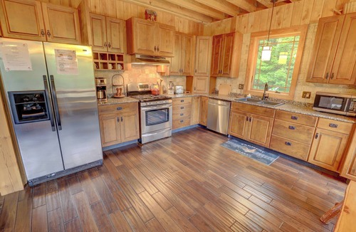 Ellicottville Ski Chalet | Enjoy the breathtaking sites of Ellicottville, N.Y in this beautiful chalet on a perfect mountain escape.
