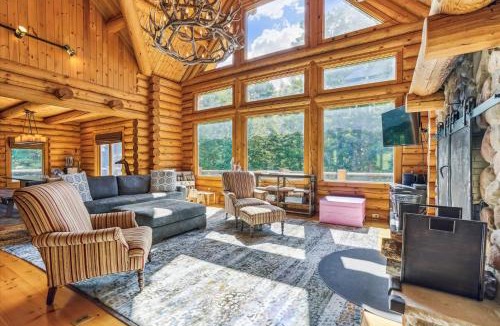 Central Vermont- Killington House | Enjoy this stunning Log home with open floor plan and tons of natural lighting Ridgetop