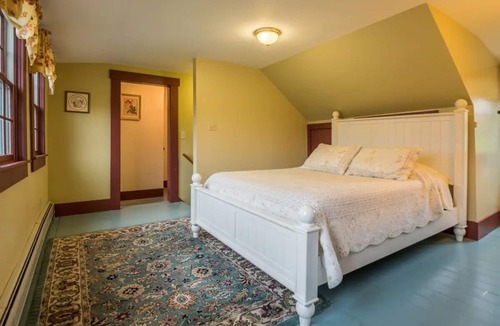 Walpole Other | Entire Farmhouse with lots of open space 15 min north of Keene