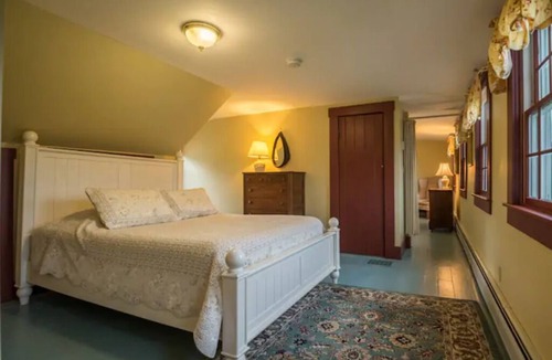 Walpole Other | Entire Farmhouse with lots of open space 15 min north of Keene