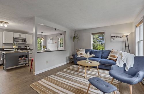 Windham House | Entire Modern Chic Home in Windham