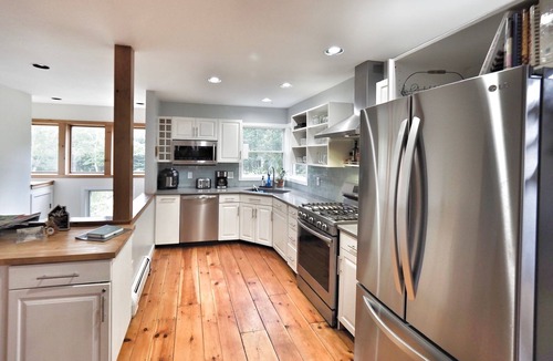 Plymouth House | Equinox Haus: Private retreat with pool table, hot tub and hiking trails