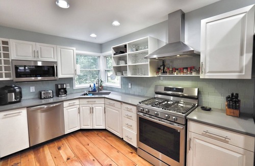 Plymouth House | Equinox Haus: Private retreat with pool table, hot tub and hiking trails