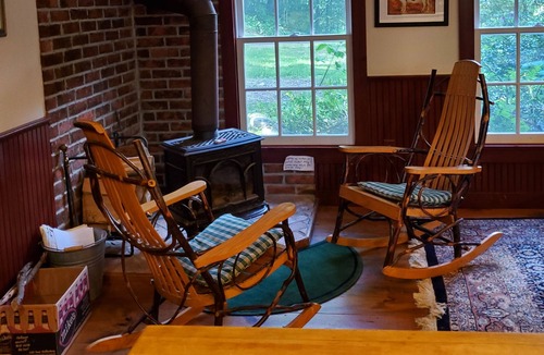 Forest Dale House | Escape to an Historic Lodge with Lake Dunmore at your feet!