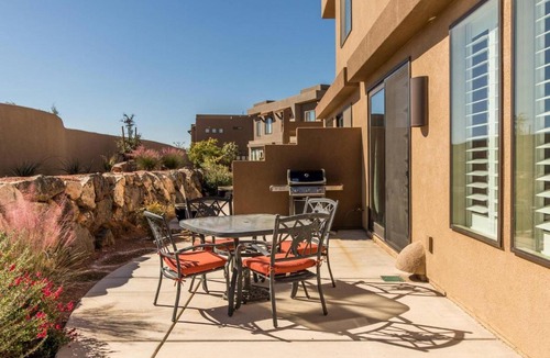 St. George Apartment | Escape to St. George