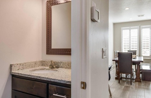 St. George Apartment | Escape to St. George