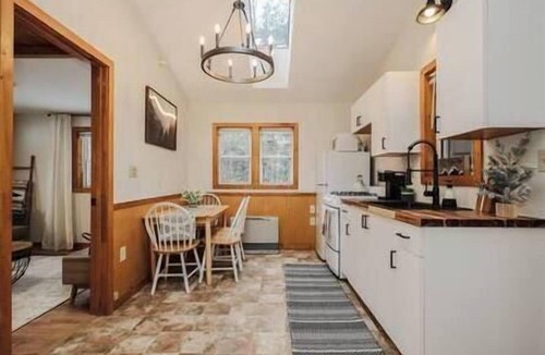 Lincoln House | EverHaus Cabin by the Brook - Harvard Brook Cabins