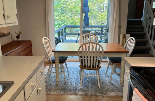 Grantham Condo | Experience lake life! Beautiful, light-filled Grantham condo near Lake Sunapee