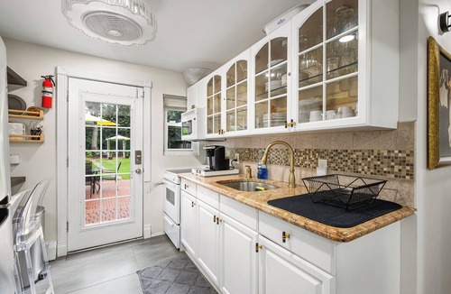East Massapequa House | Experience Massapequa charm near Roosevelt Field Mall, 15 Mins to Jones Beach