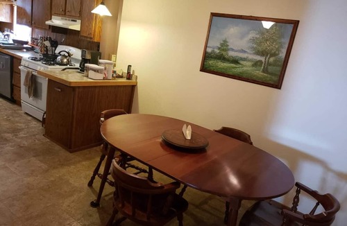 Lanesville House | Experience the Catskills - Explore, Entertain and Relax at our Chalet.