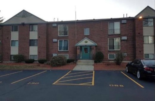 Manchester Apartment | Exquisite 2 Bedroom apartment - Manchester NH
