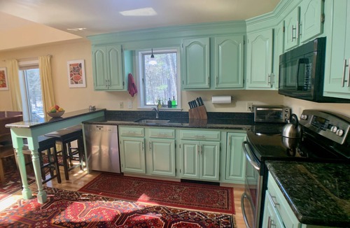 Hurley Ski Chalet | Exquisite Chalet by Ashokan water & Woodstock’s most scenic sites-WITH GENERATOR