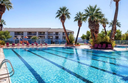 St. George Condo | Extra large one bedroom with access to the Las palmas Resort pools.