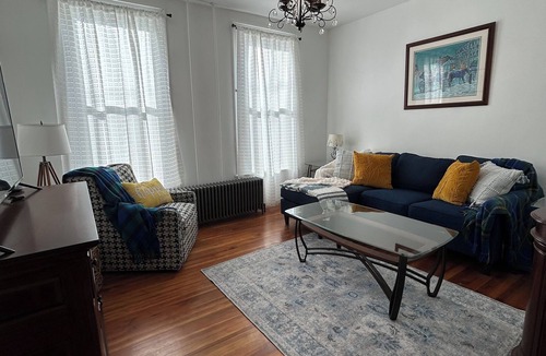 Stockade Historic District Apartment | Fabulous 2-bedroom apartment in fantastic Schenectady NY with WiFi