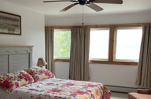 Newport House | Fabulous space for a gathering to ski, snowmobile or just have fun.