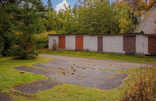 White Lake House | Family and Events Friendly 5BR Retreat on the Lakefront w Private Access