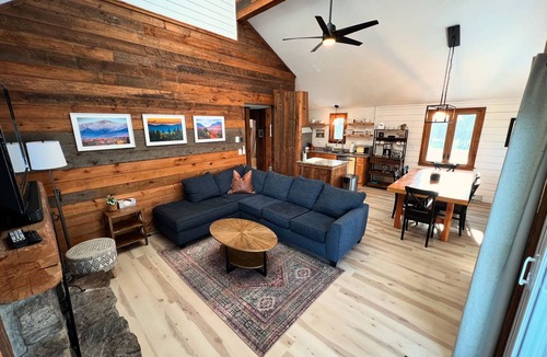 Thornton House | Family-Friendly 3Bd+Loft w/Mtn Views + Fireplace