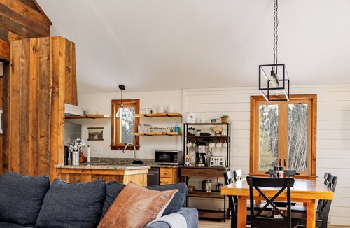Thornton House | Family-Friendly 3Bd+Loft w/Mtn Views + Fireplace