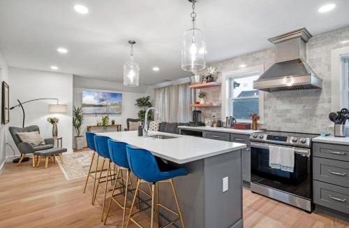 Salem Apartment | Family Friendly 3BD Oasis-Parking, WIFI & Pets OK!