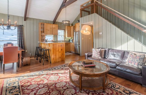 Winhall House | FAMILY FRIENDLY DESIGNER DECORATED SKI RETREAT