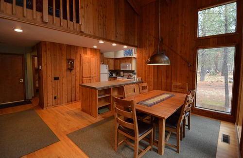 Black Butte Ranch House | Family Friendly Home: Large Deck, Forest Views, Fireplace, Close to Amenities.