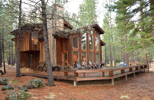 Black Butte Ranch House | Family Friendly Home: Large Deck, Forest Views, Fireplace, Close to Amenities.