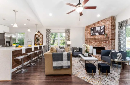 Barker House | Family-Friendly Home Near Great Southwest Equestrian Center – Horse Show Special