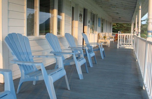 Westmore Cottage | Family-Friendly Willoughby Lake Cottage