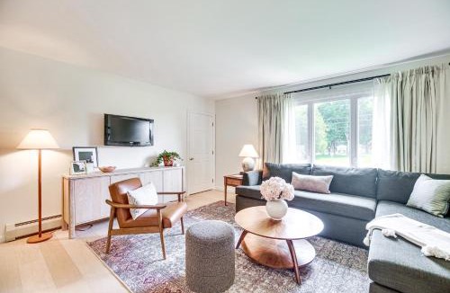 Colchester Apartment | Family Getaway with Deck 3 Mi to Lake Champlain