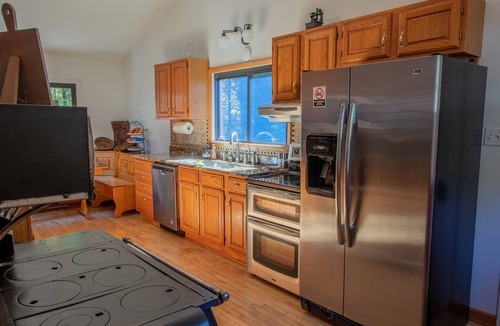 Dayton Cabin | Family mountain cabin with room to spread out 20 minutes from Harrisonburg, VA.