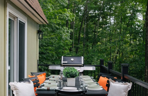 Intervale House | Family Retreat Sauna Hot Tub Games Peloton