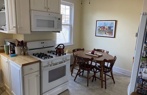 Rivermont Apartment | Family Size Four Square near Rivermont Ave and Downtown Lynchburg