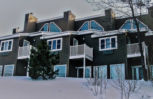 Intervale Condo | Family Style Mountain Condo 5 Minutes to North Conway! Amenities!