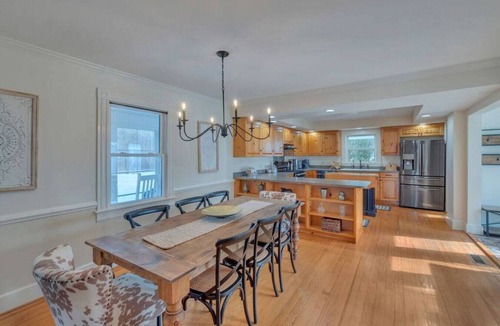 Nelson House | Farmhouse getaway for family vacations and friend retreats - heated pool, amazing views, close to wineries/breweries