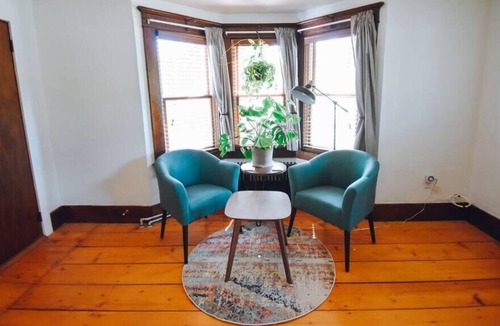 Highland House | Farmhouse Near New Paltz & Walkway Over Hudson