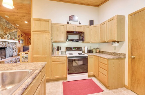 Doe Hill Cabin | Fish, Hike, Hunt: Secluded Cabin in Doe Hill!