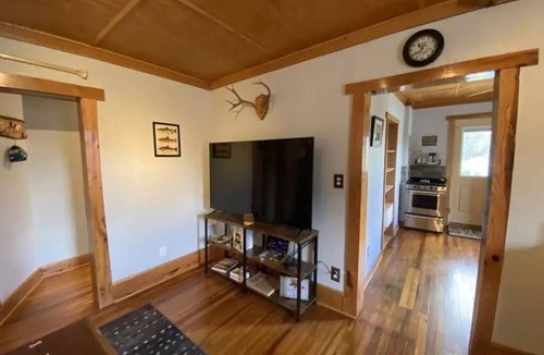 Bassett Condo | Fishing, Kayaking, Pet-friendly on the Smith River